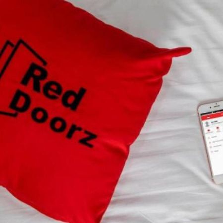 Reddoorz Plus Near Unimed Medan Esterno foto