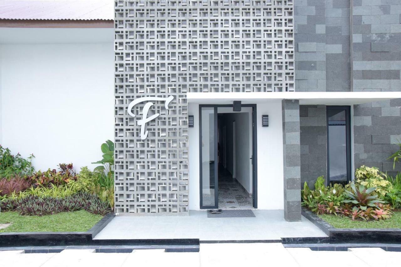 Reddoorz Plus Near Unimed Medan Esterno foto