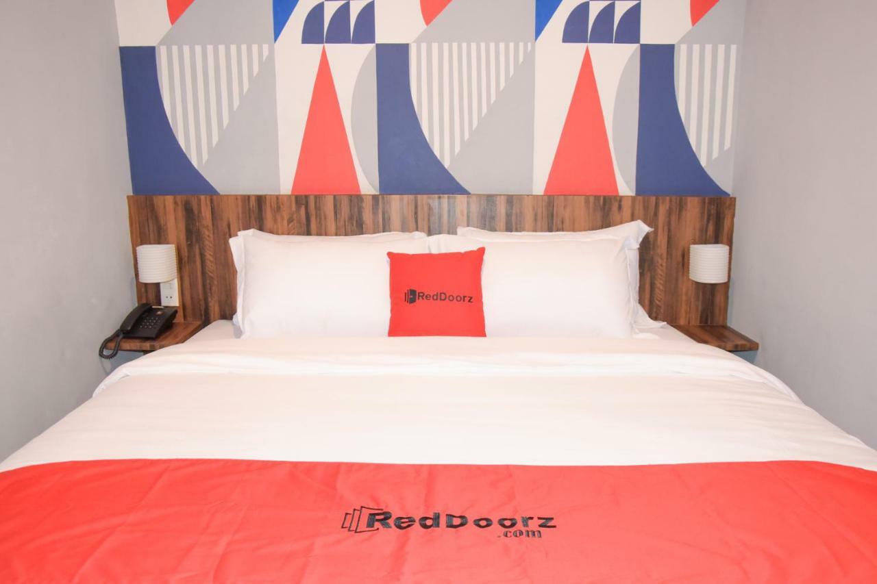 Reddoorz Plus Near Unimed Medan Esterno foto