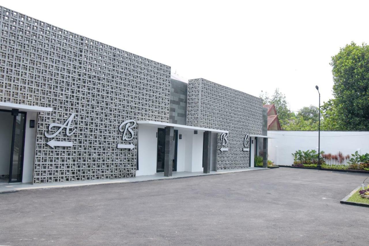Reddoorz Plus Near Unimed Medan Esterno foto