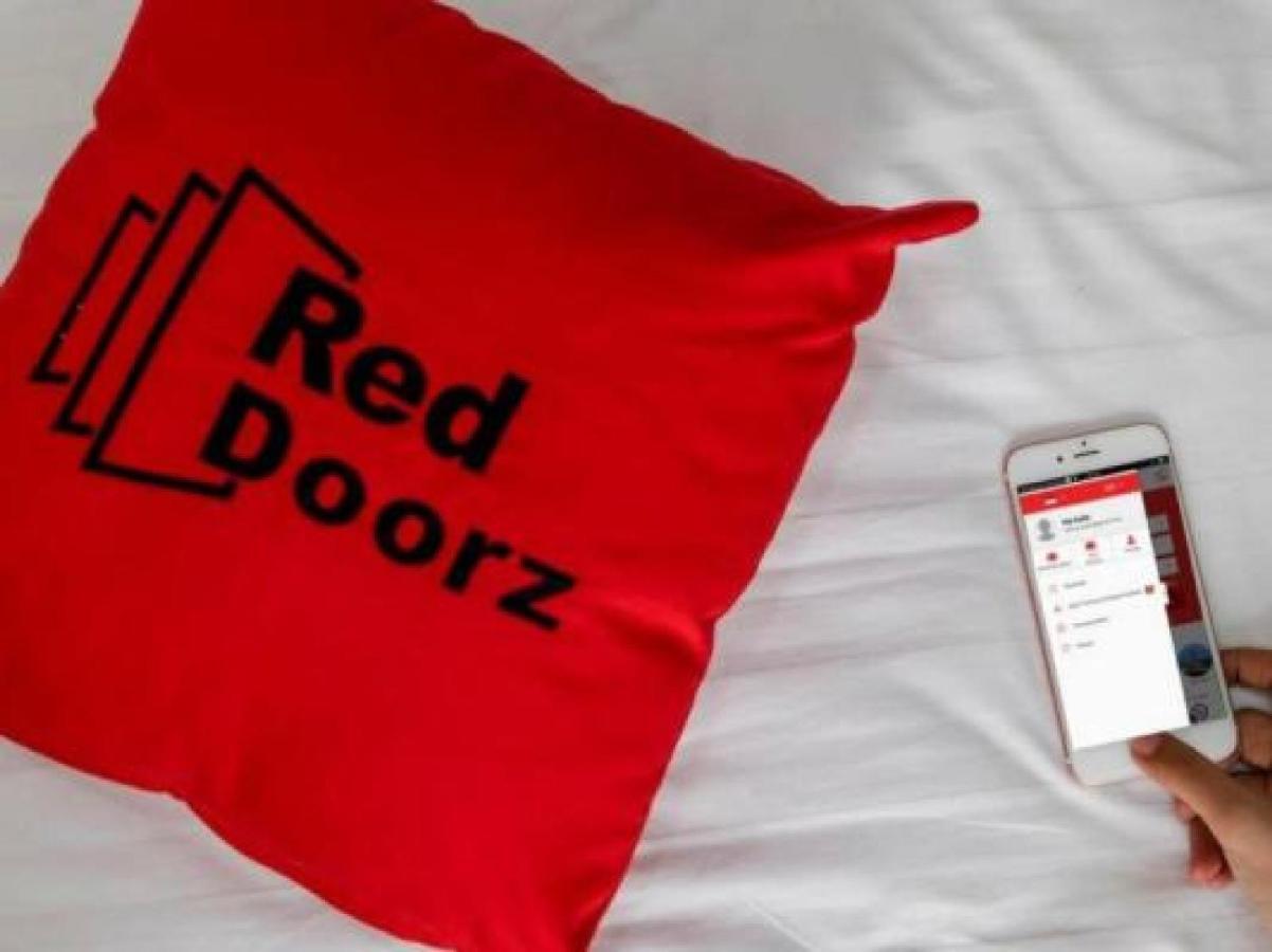 Reddoorz Plus Near Unimed Medan Esterno foto